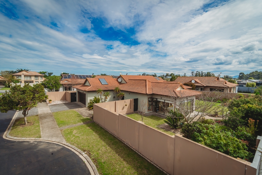3 Bedroom Property for Sale in Earls Court Lifestyle Estate Western Cape